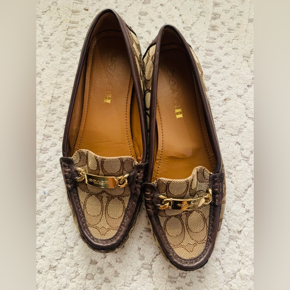 Coach loafers in a women’s size 6